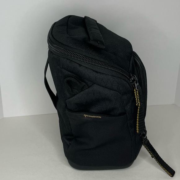 Case‎ Logic camera case - Picture 2 of 9